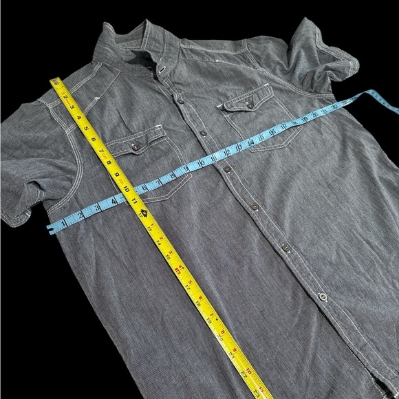 Gray Casual Button Down Shirt with Collared Neckline - Picture 5 of 5